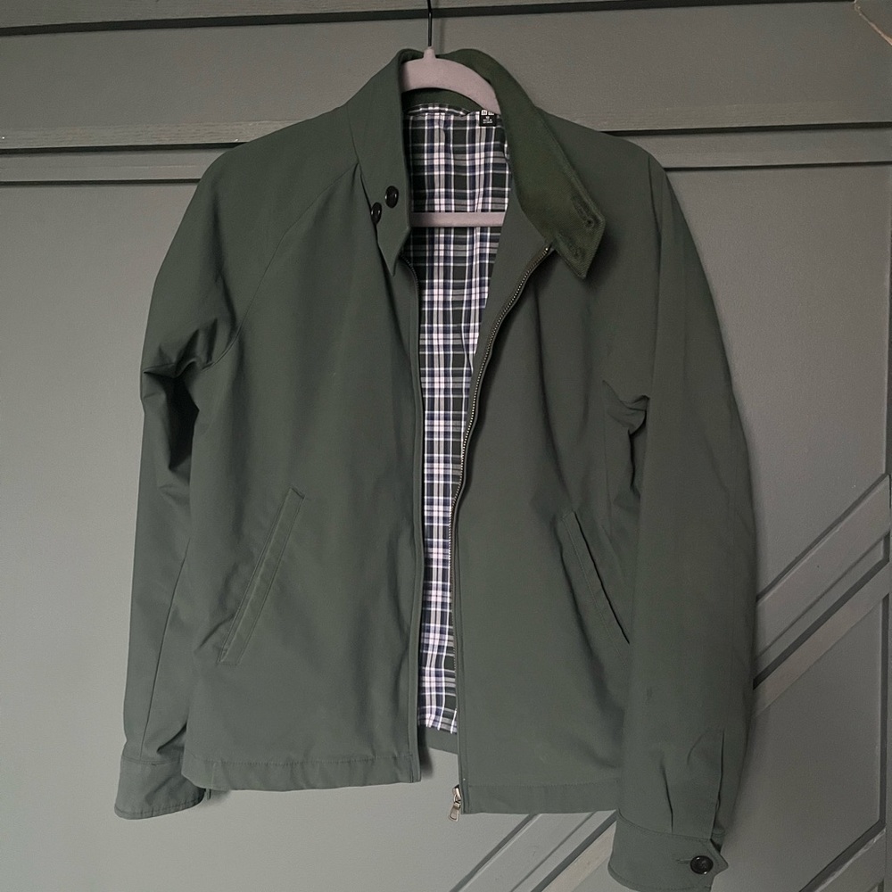 Still in packaging Uniqlo jacket XS Great coat! Compliments every time I wear it